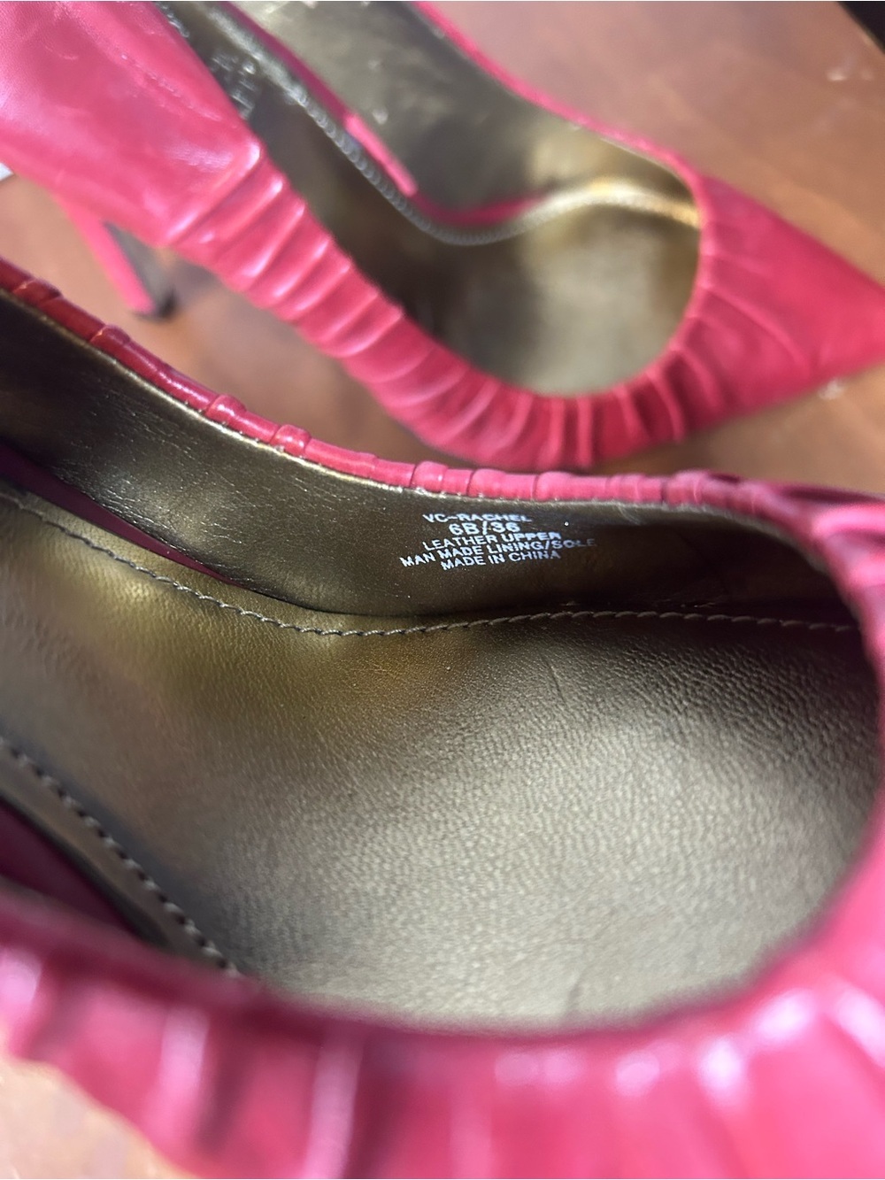 Venezia Red Pointed Leather Pumps with Ruched Vamp Size 6 - Picture 2 of 4
